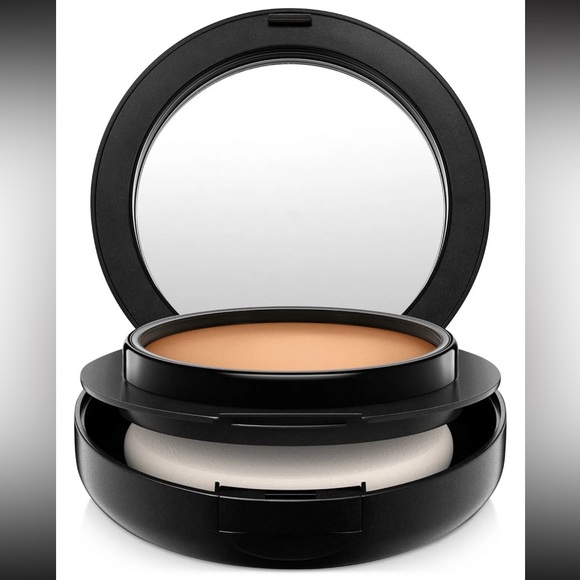 MAC Cosmetics Other - MAC Studio Tech Foundation in “NC44”